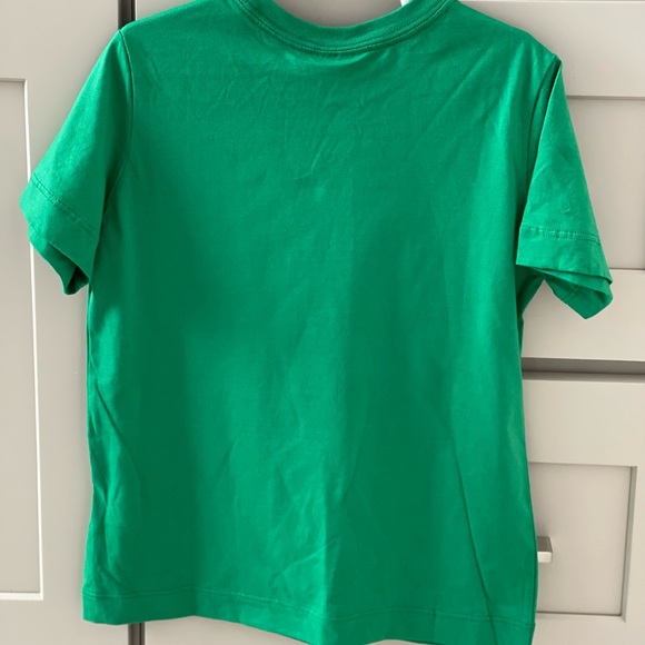 Beautiful bright green Cotten T-shirt. Never worn. - Picture 3 of 3